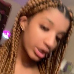 Meet your Posher, Saniyahh